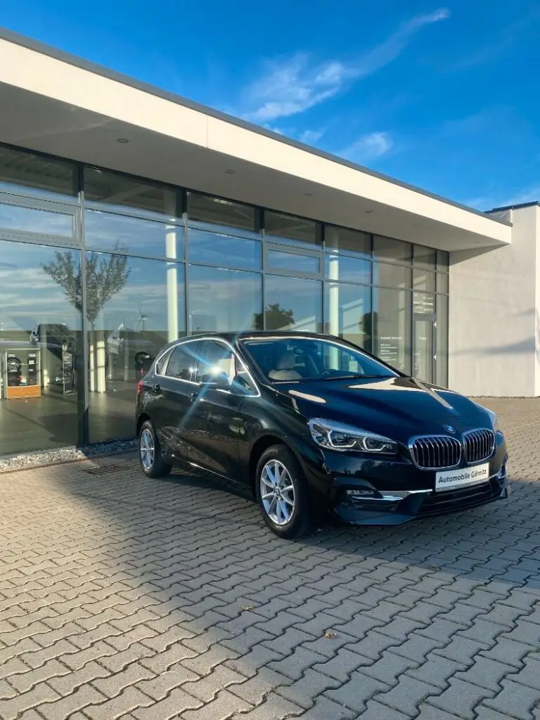 BMW 220 i AT/LUXURY/AHK/SPORTSITZE/RFK/LED/LHZ